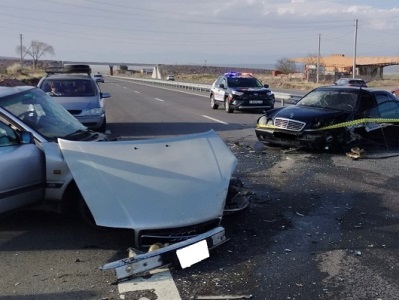 Շիրակում բախվել են «Audi»-ն և «Mercedes-Benz»-ը․ 3 մարդ հոսպիտալացվել է