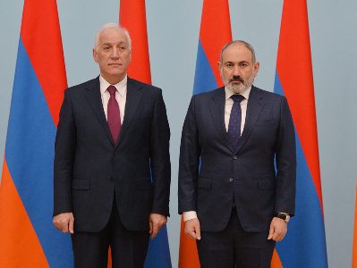 Пашинян поздравил Ваагна Хачатуряна с юбилеем