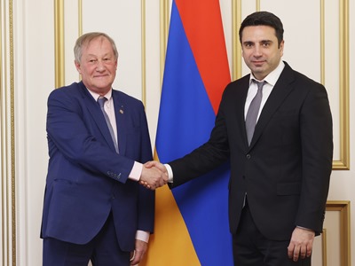 ՀՀ Ազգային ժողովի նախագահ Ալեն Սիմոնյանն ապրիլի 25-ին ընդունել է Ֆրանսիայի Հանրապետության Սենատի Ֆրանսիա-Հայաստան