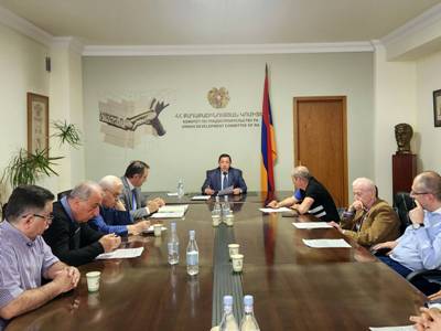 Քաղաքաշինության կոմիտեում քննարկվել են խնդրահարույց նախագծեր, որ վերաբերել են շենքերի հարկայնության փոփոխությանը