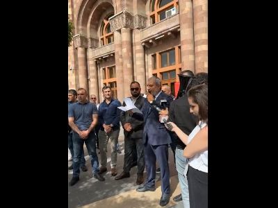 Перед зданием правительства Армении проходит акция протеста