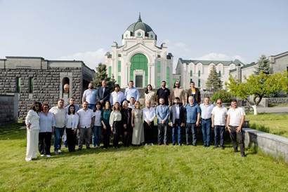 Գևորգ Պապոյանն Կոտայքի մարզում հանդիպում է ունեցել «Հայաստանի գինիներ» ՀԿ-ի ներկայացուցիչների հետ