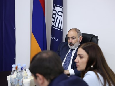 Փաշինյանը ՔՊ նիստ է վարել․ որոշվել է Գյումրիում և Մասիսում տարածքային կառույցներ բացել
