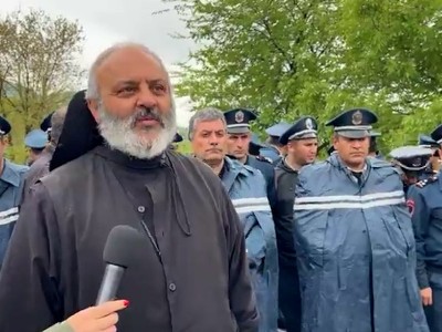Հիմա ոստիկաններն իրենց լավ են զգում՝ ասելով, որ չենք կարող գնալ գյուղ. Բագրատ Սրբազան