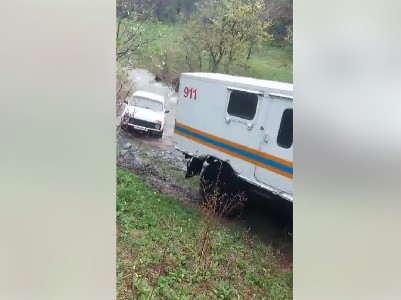 Փրկարարներն արգելափակումից դուրս են բերել ավտոմեքենաները