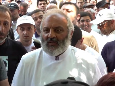 Հայաստանի ղեկավարը չպետք է լինի պոպուլիստ. Բագրատ սրբազան