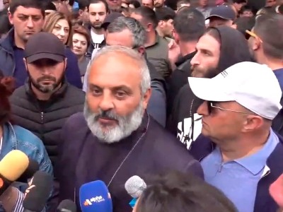 Архиепископ: Весомая часть политического поля поддерживает нас