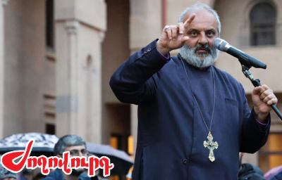 «Ժողովուրդ».ՔՊ-ականները ուշի-ուշով հետևում են Բագրատ Սրբազանի խոսքին և քայլին. Փաշինյանի հետ շփումները դարձել են օնլայն