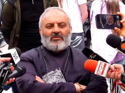 Ես ո՞վ եմ՝ բացառեմ կամ չբացառեմ. Բագրատ Սրբազանը՝ վարչապետի թեկնածուների մասին