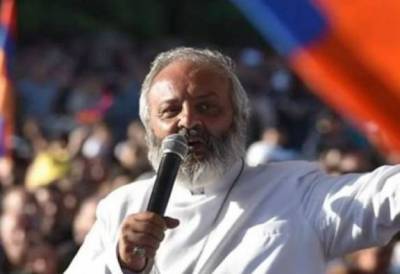 «Հրապարակ». Խորհրդարանական գործընթացները հետաձգվում են. ի՞նչ է մտածել Բագրատ Սրբազանը
