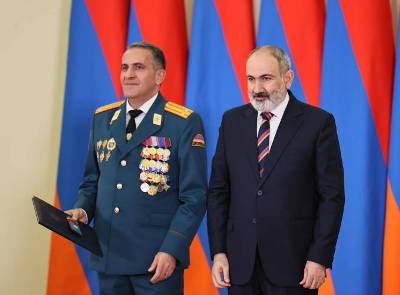«Հրապարակ». Պարգեւներ հող հանձնողներին եւ ջարդարարներին