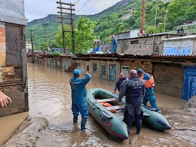 Ներգրավված է 456 փրկարար, տարհանվել է 443 մարդ, որոնցից միայն 44-ն են հյուրանոցներում. 141 անձ գետի այն ափին է.Սանոսյան