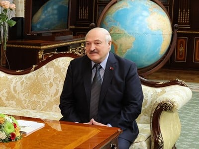 Экс-президент Монголии призвал арестовать диктатора Лукашенко во время его визита в страну