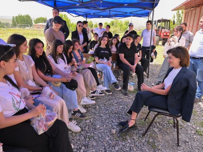 Ավարտվել է Սյունիքում «Հորիզոններ» դուալ կրթական ծրագրի 1-ին ուսումնական տարին․ վերջին դասին ներկա էր Աննա Հակոբյանը