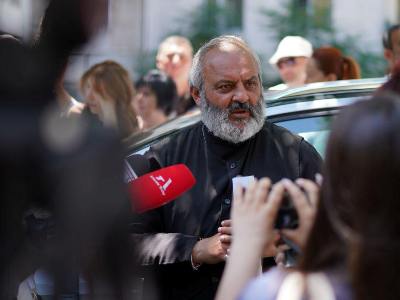Կիրանցից առաջ հանդիպել եմ Լևոն Տեր-Պետրոսյանի հետ, ՀԱԿ-ից այս ընթացքում խորհուրդներ են տվել, ես ընդունել եմ. Սրբազան