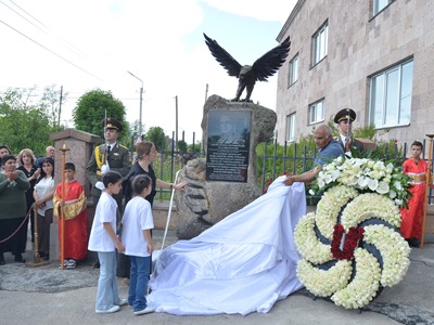 Մգրոն միշտ մեր կողքին է լինելու. տեղի ունեցավ հետախույզ Մկրտիչ Հարությունյանի  հուշարձան-կոթողի բացման արարողությունը