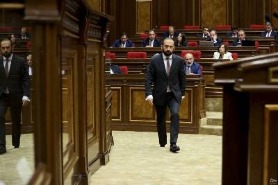 «Հրապարակ». Արարատ Միրզոյանը հավակնում է Նիկոլից ավելի Նիկոլ լինել