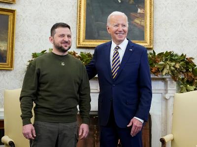 Белый дом заявил, что Байден проведет встречи с Зеленским во Франции и Италии