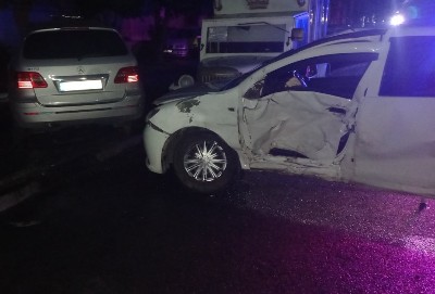 Բագրատունյաց պողոտայում՝ տրոլեյբուսի պարկի մոտակայքում մեքենաներ են բախվել. կան վիրավորներ
