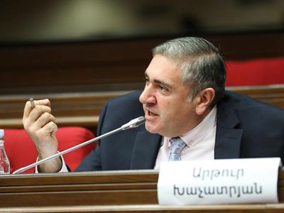 Էս երկիրը որբի գլուխ չի, որ մի հատ սենց փորձենք, մի հատ կառե կտրենք, մի հատ բոքս կտրենք. Խաչատրյանը՝ Փաշինյանին