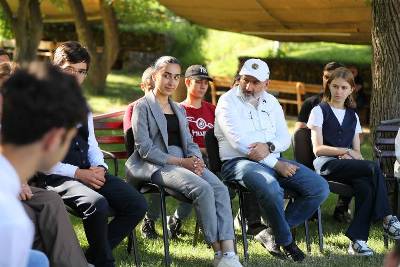 «Հրապարակ». Նիկոլ Փաշինյանը հայկական սրբությունների դեմ հերթական ոտնձգությունն է արել