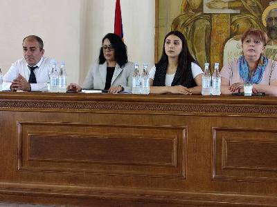 Արագածոտնի մարզպետարանում քննարկվել է մանր եղջերավոր կենդանիների համարակալման և հաշվառման ծրագիրը