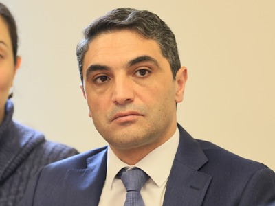 Շրջակա միջավայրի նախարար Հակոբ Սիմիդյանը 10 օրով մեկնում է արձակուրդ