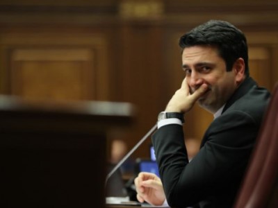 Ալեն Սիմոնյանի մամուլի խոսնակն ազատվել է աշխատանքից