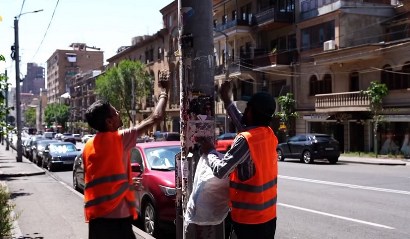 В Ереване введен штраф за расклеивание на зданиях незаконных листовок