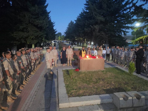 В Гюмри прошла траурная церемония в память о погибших в Севастополе