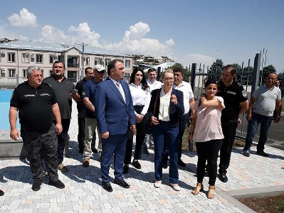 ՆԳ նախարարն ու ԹՊԻՀ պատվիրակությունը այցելել են օպերատիվ կառավարման կենտրոնի վարչական համալիրի շինհրապարակ