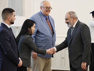 «Հրապարակ». Նիկոլ Փաշինյանը սրփագրել է Արթուր Հովհաննիսյանի ասածները
