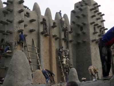 Իրաքի պատմական Ալ-Նուրի մզկիթի պատերում ԻՊ գրոհայինների թողած 5 ռումբ է հայտնաբերվել