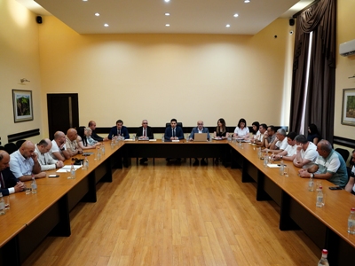 Բադասյանը հանդիպել է կառուցապատման ոլորտի տնտեսվարողների հետ. անդրադարձել են խարդախության դեպքերին