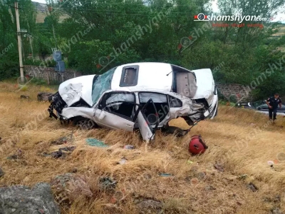 Երևան-Սևան ճանապարհին Volkswagen Passat-ը բախվել է քարերին և հայտնվել ձորում. Վիրավորները մայր և դուստր են