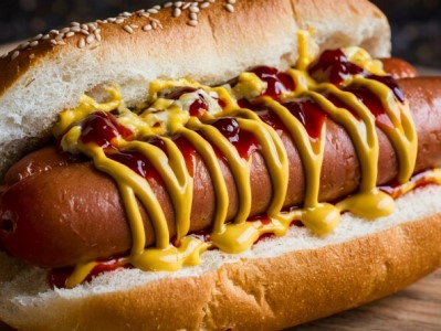 Ամերիկացին 10 րոպեում 58 հոթդոգ է կերել