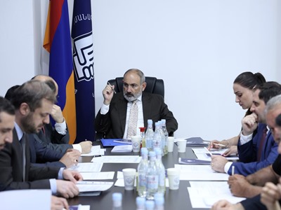 Никол Пашинян провел заседание правления партии «Гражданский договор»