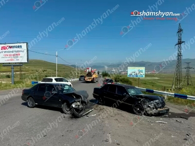 Հրազդանում բախվել են «Mercedes»-ները․ 2 հոգի դիմել է «Հրազդան» ԲԿ. օպերատիվ են գործել բժիշկներն ու պարեկները