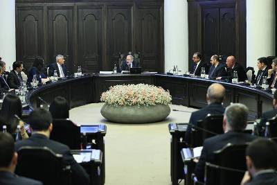 «Հրապարակ». Սխալ հաշվարկներ եւ չարդարացված ակնկալիքներ