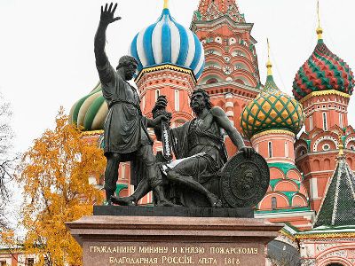 В Москве задержали пенсионерку, написавшую аббревиатуру «ГУР» на памятнике Минину и Пожарскому