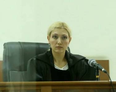 «Հրապարակ». Իշխանության վարկանիշը բարձրացնելու փոքրիկ շանսը