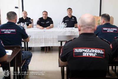 «Հրապարակ». Կեցցե ցուցարար ծեծող ոստիկանը