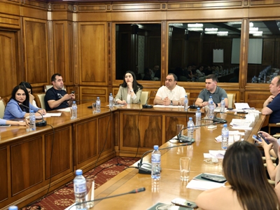 ՆԳ նախարարը հանդիպում-քննարկում է ունեցել ԶԼՄ ներկայացուցիչների հետ