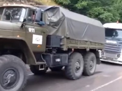 Փրկարարները արգելափակումից դուրս են բերել 4, քարշակել՝ 3 ավտոմեքենա (վիդեո)