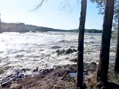 В России второй раз за неделю прорвало крупную дамбу