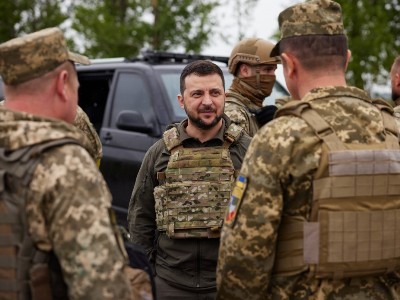 Зеленский прибыл на передовую в Харьковскую область