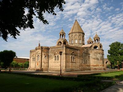 Գարեգին Բ-ն նոր նշանակումներ է արել