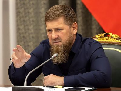 Кадыров пригрозил «расстрелять» тех, кто запретит хиджабы
