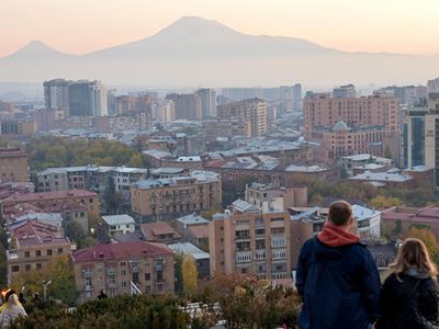 Россияне стали меньше ездить в Армению и больше в Азербайджан и Грузию