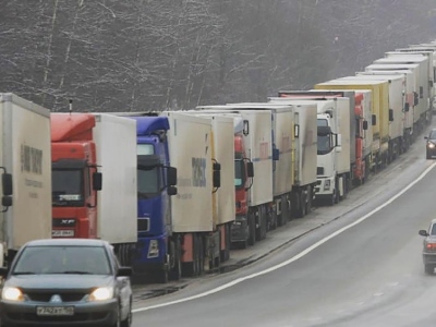 Customs attaché: About 800 Armenian trucks have accumulated at Upper Lars checkpoint